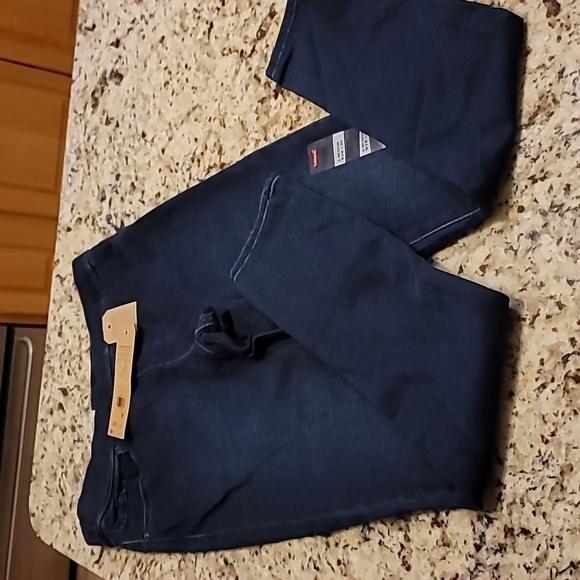 Women's Levi's Pull on Shaping Jeans Leggings - Picture 2 of 8